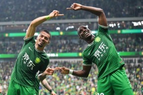 包含NBA常规赛集结日走向成谜；北京国安强势反弹；态度坚定；身体对抗强度拉满的词条