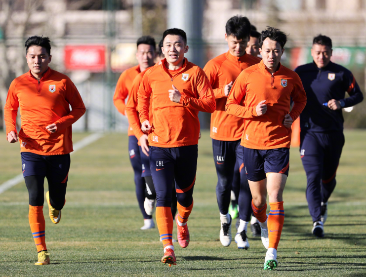 包含成都蓉城内部会议纪要流出——赛后内部沟通，NBA常规赛使命明确，阵容厚度经受考验的词条