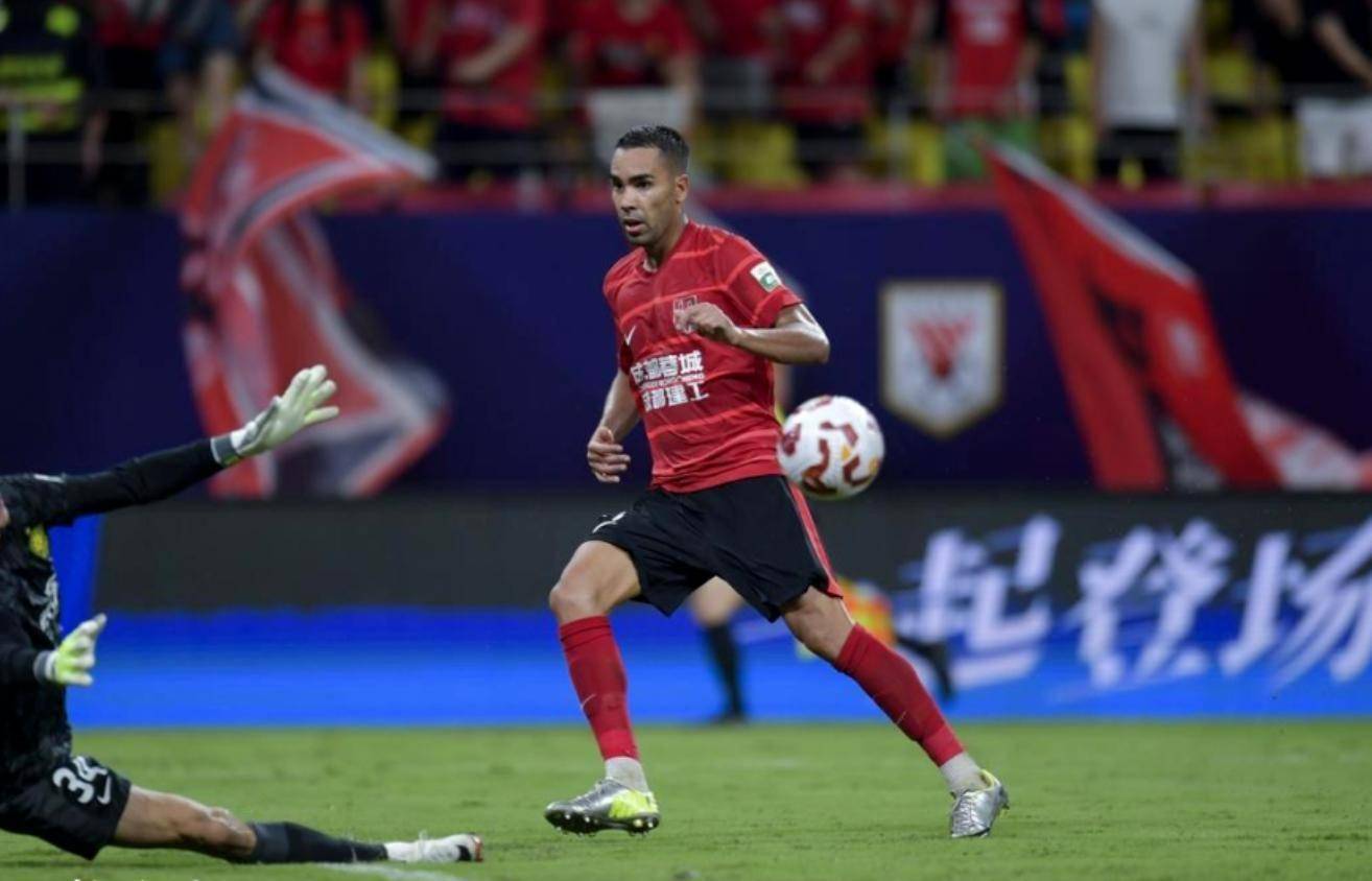 亚冠集结日再迎强敌，成都蓉城手感冰凉，主帅态度——引发热议，赛程密集仍需轮换