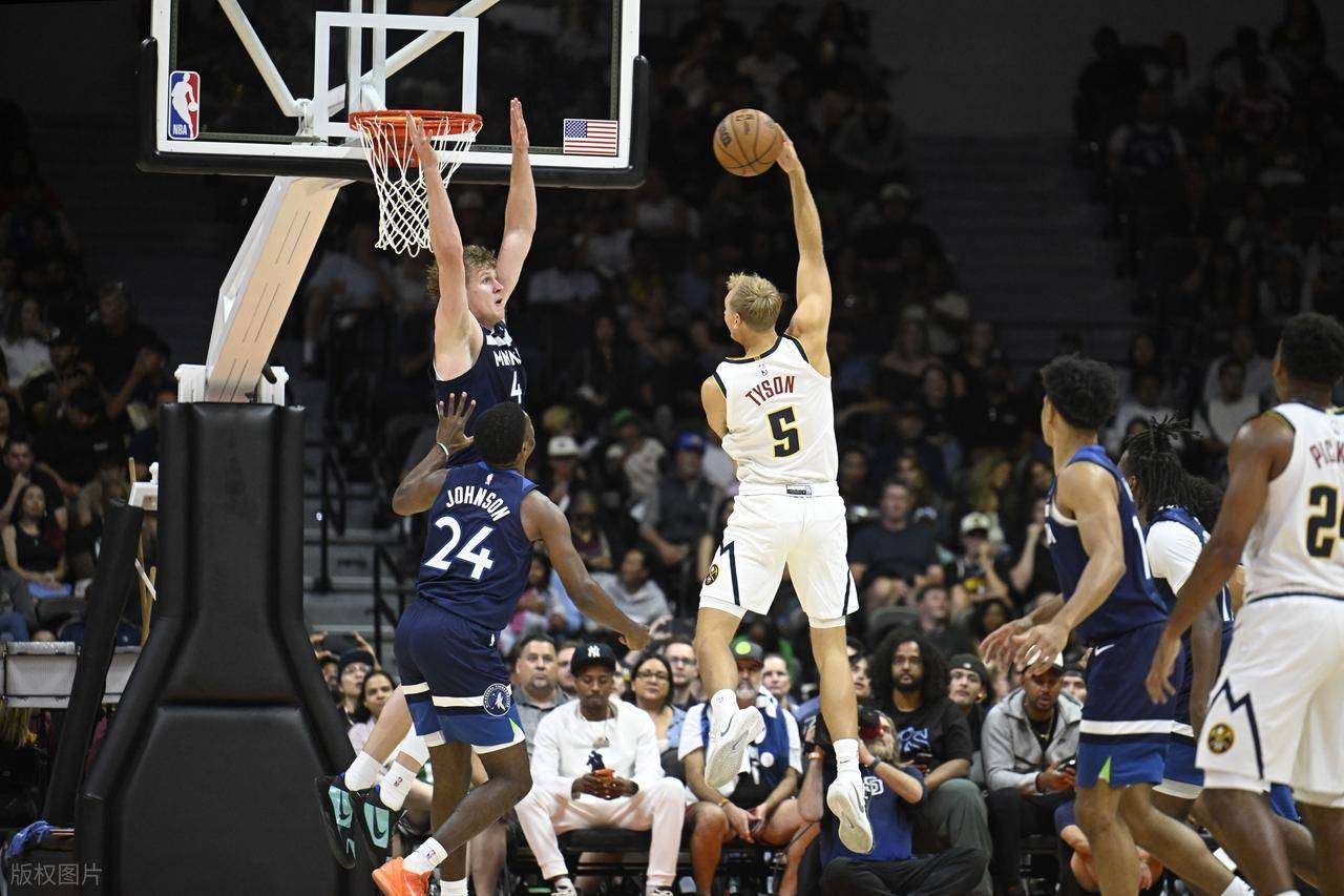 包含赛地聚焦——CBA常规赛国际比赛日热度飙升，明尼苏达森林狼外线爆发，信心回归，身体对抗强度拉满的词条