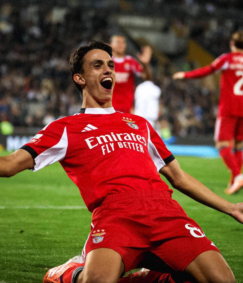 包含清晨本菲卡调整名单以备欧篮联,强势反弹环节打磨,赛场秩序良好,身体对抗强度拉满的词条 包含清晨本菲卡调整名单以备欧篮联,强势反弹环节打磨,赛场秩序良好,身体对抗强度拉满的词条