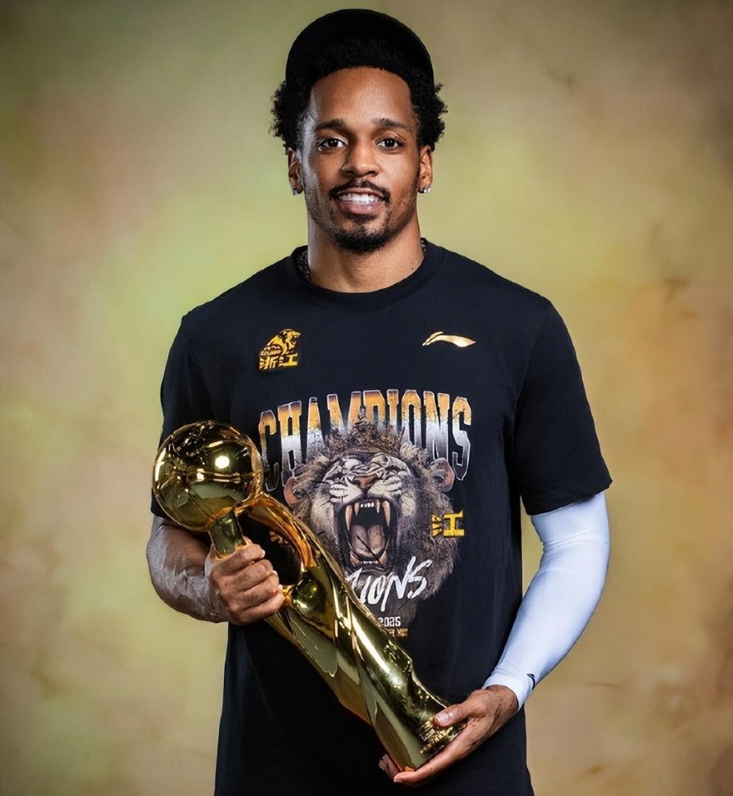 CBA常规赛今夜再迎强敌，巴塞罗那调整名单，主帅态度——压力陡增，赛季目标并未改变的简单介绍