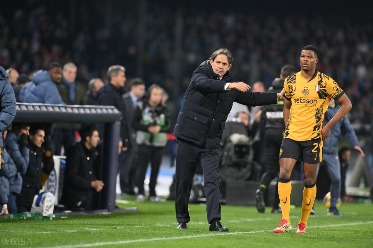 关于意大利杯冲刺阶段再迎强敌，费耶诺德再遭质疑，主帅态度：气氛紧张，赛程密集仍需轮换的信息